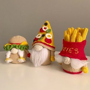 Fast food style gnome set